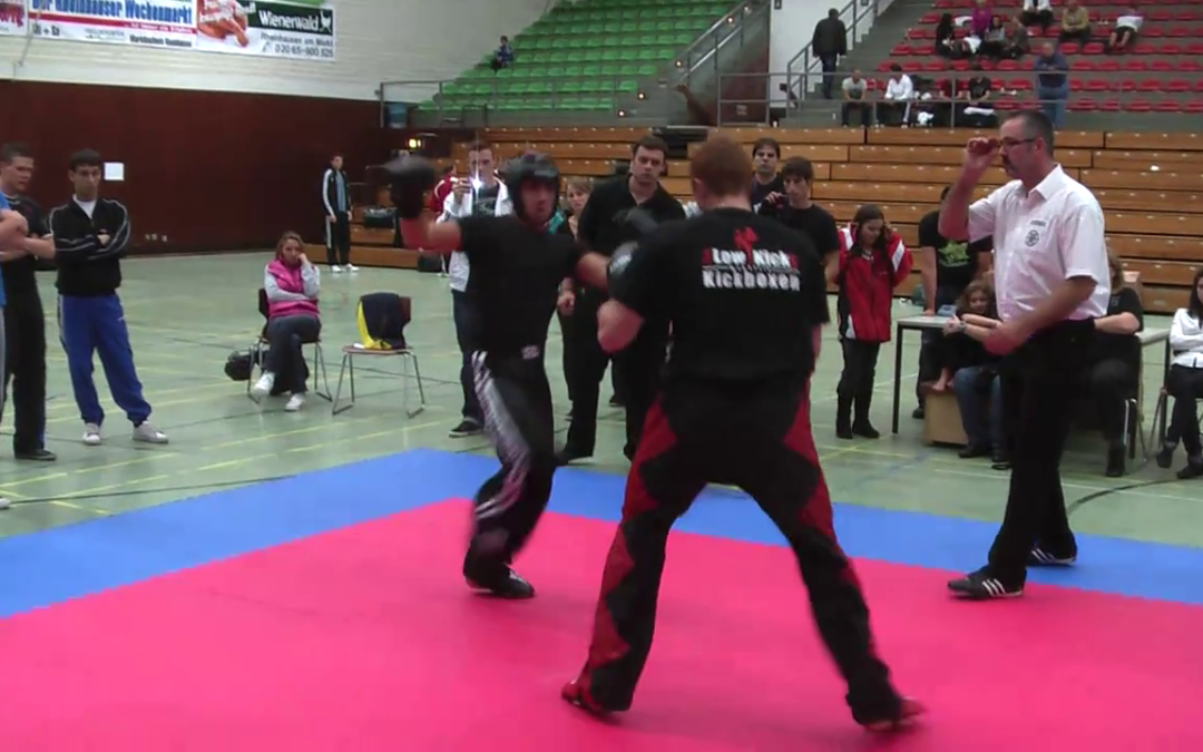 Rhein Ruhr Cup 2010 Wadim Weckerle Kampfsportcenter Warstein LowKicks Kampf 1